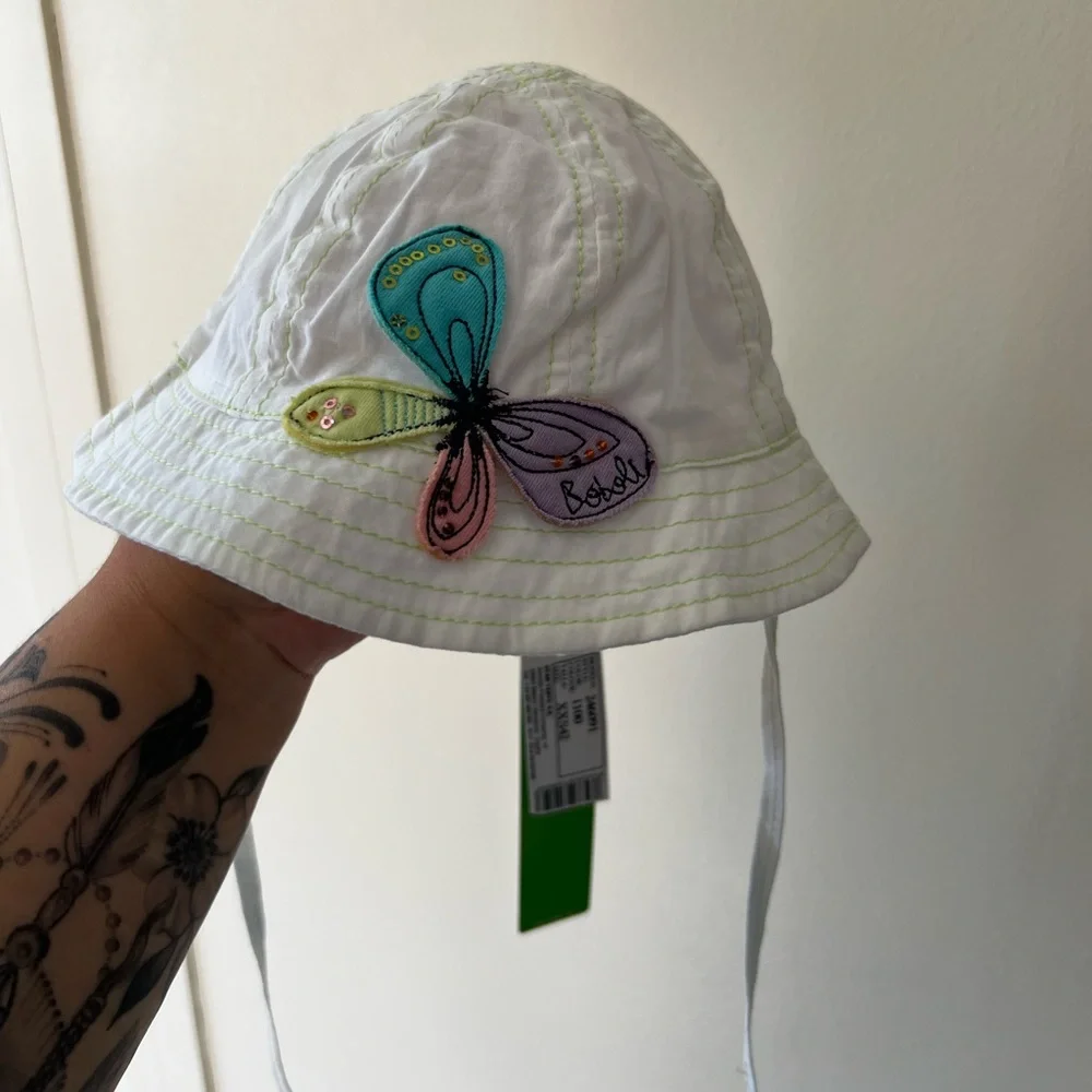 Boboli Baby NWT Infant White Bucket‎ Hat Butterfly With Chin Strap Size XXS